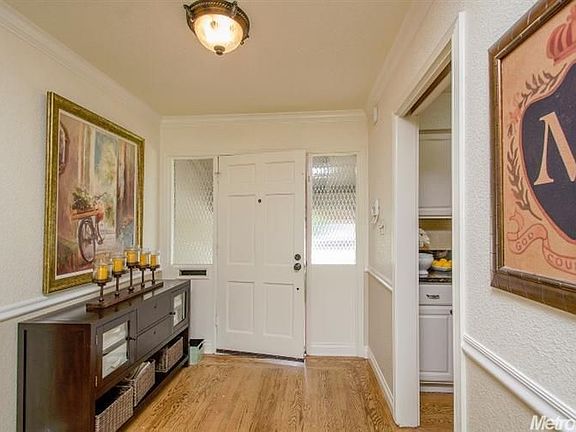 3rd image of 3911 Hancock Dr