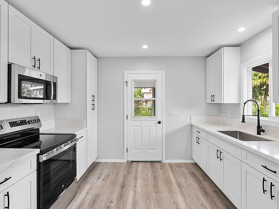 2nd image of 16-2127 Pukalani Dr
