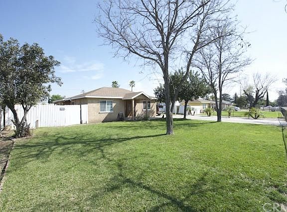 3rd image of 9625 Palm Ln