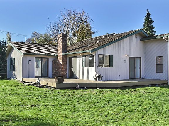 2nd image of 3303 Saint Andrews Ct NE