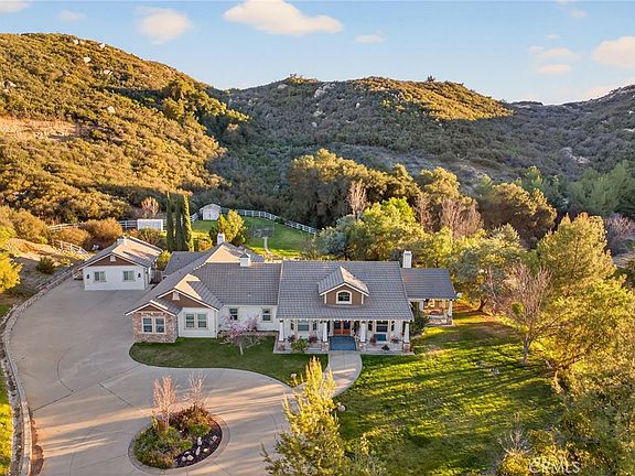 5th image of 41275 Hacienda Dr
