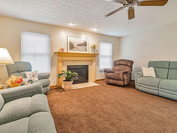 4th image of 1386 River Trail Dr