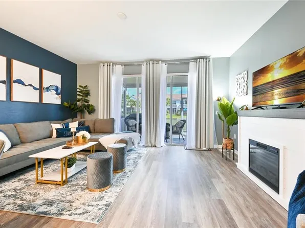 981 Hampton Cir #119, Naples, FL 34105