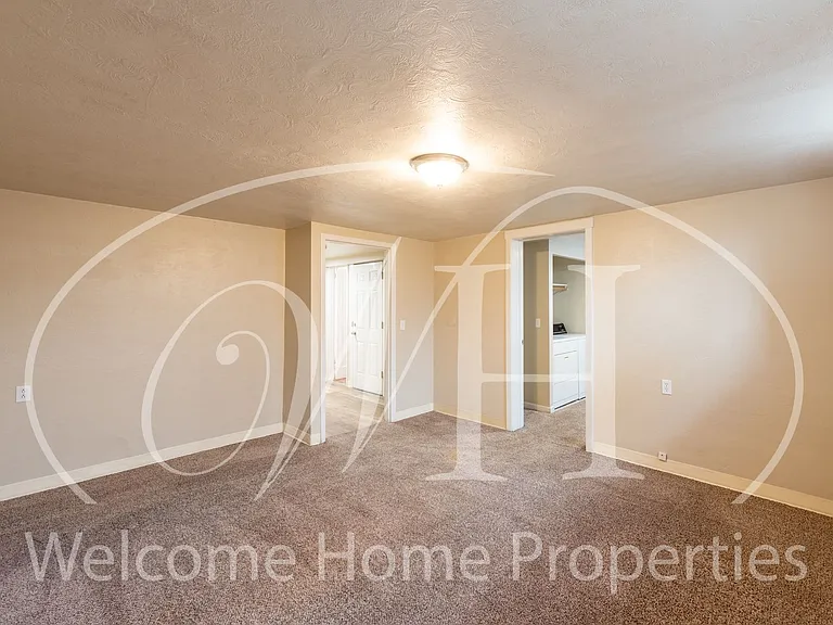43 NE Ash Ave — Photo 6