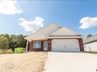 155 Red Hawk Dr, Vine Grove, KY 40175