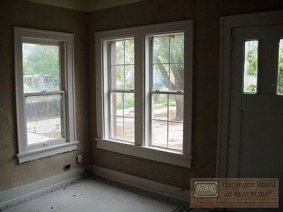 3rd image of 205 W Pierce Ave