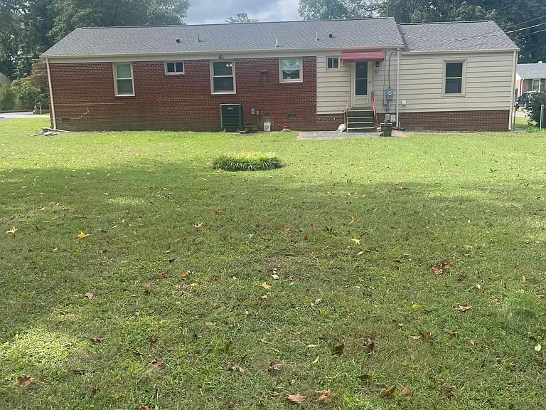 7988 Kenmore Dr — Photo 2