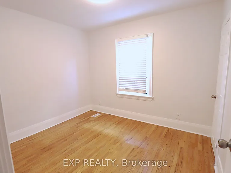 342 Eglinton Ave E — Photo 16