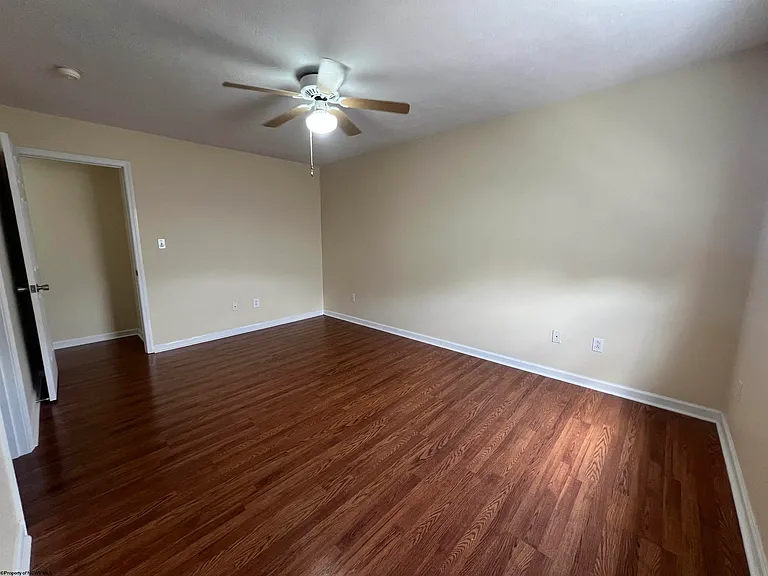 206 Stonegate Cir — Photo 12