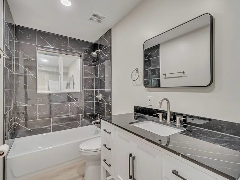1317 E Brookshire Dr #1 — Photo 8