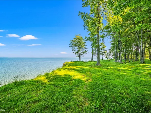 Lake Rd, North Kingsville, OH 44068