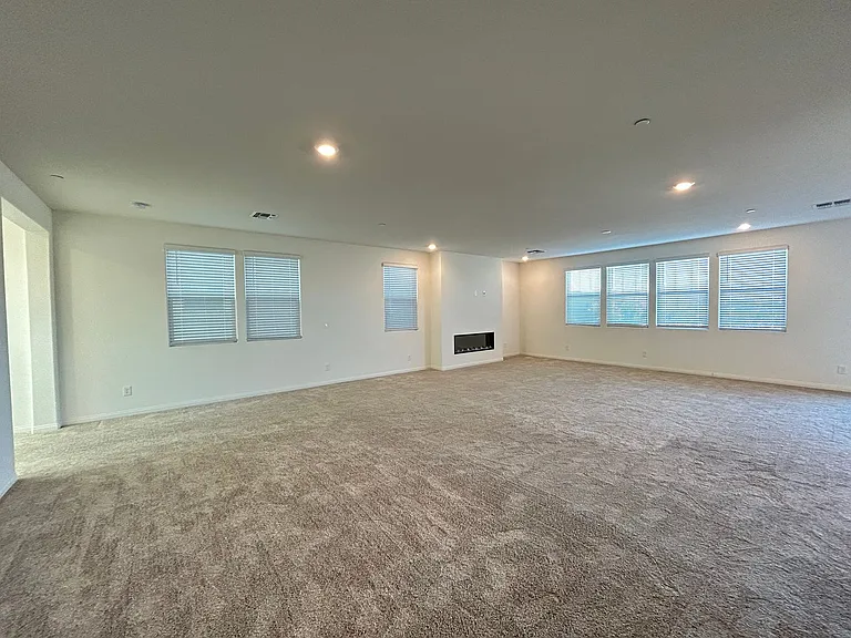 2677 Gallarate Dr — Photo 4