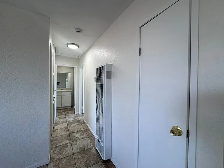 1511 Freeman Ave — Photo 5