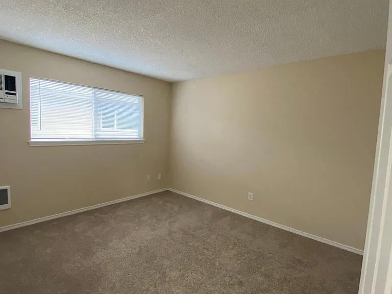 big bedroom w/ AC