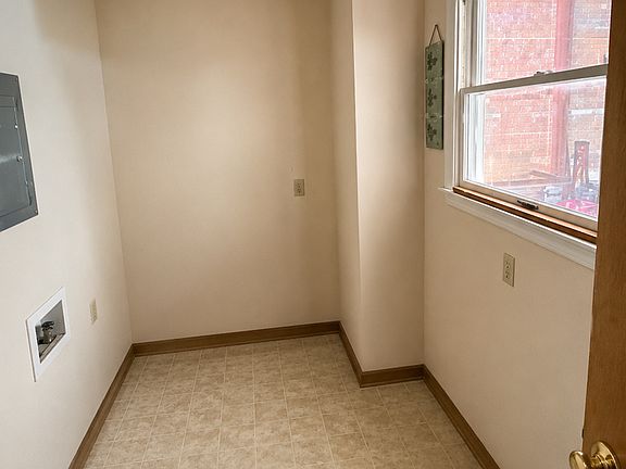 4th image of 1651 Kelby Dr APT 1