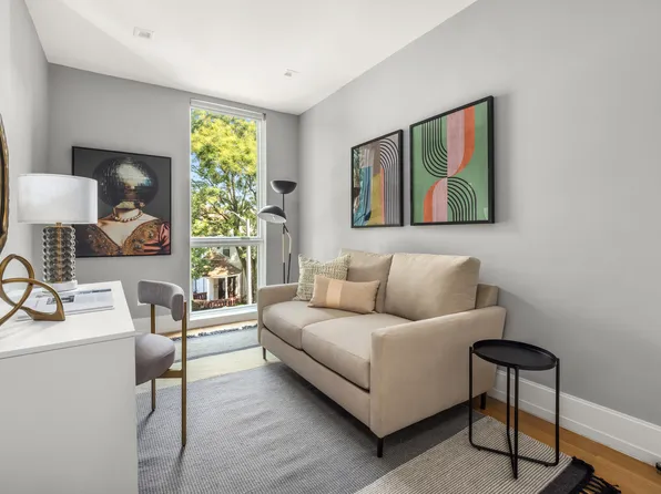 246 Maple Street image 10 of 14