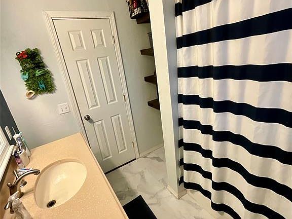 3rd image of 1617 Serenade Dr