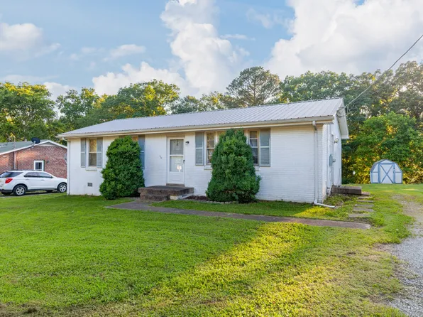3892 Cedar St, Centerville, TN 37033