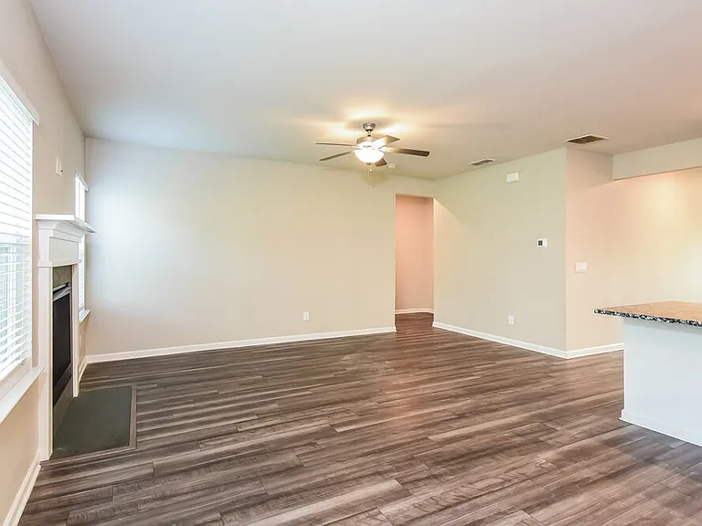 6068 Hickory Creek Ct — Photo 5