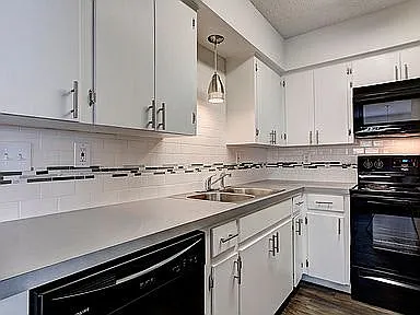 1906 Hearthstone Dr #4 — Photo 16