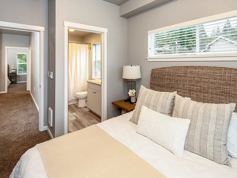 East Ridge Apartments — Photo 11