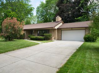 16000 Brentwood Dr, Brookfield, WI 53005