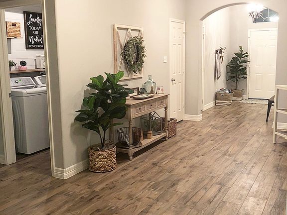 2nd image of 3628 Oak Crossing Dr
