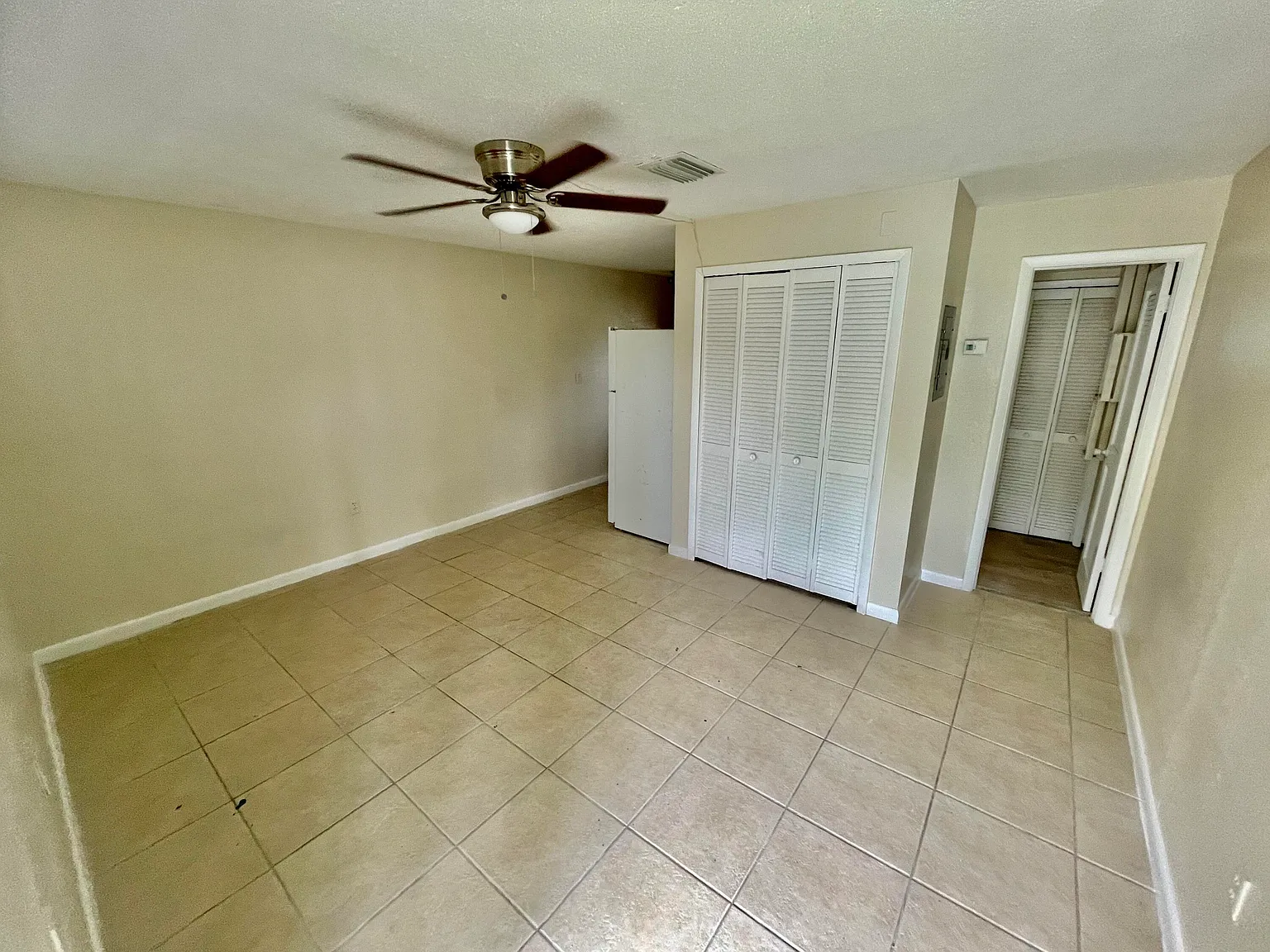 Studio, 1.0 bath, 341 sqft, $1,150 — Photo 3