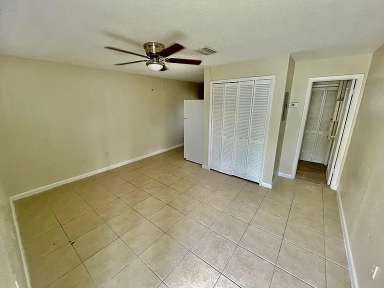 306 Johnson Ave #7 — Photo 3