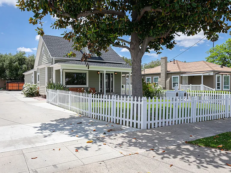 1044 E Palmyra Ave — Photo 14