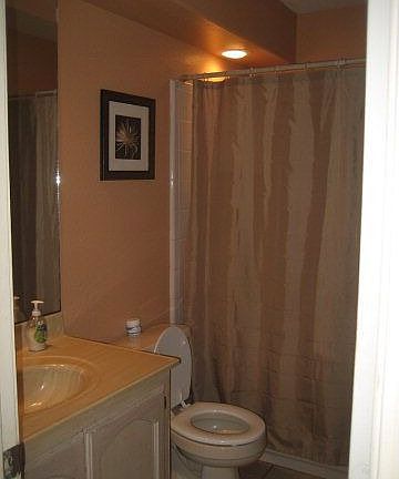3rd image of 1105 Nogal Ave