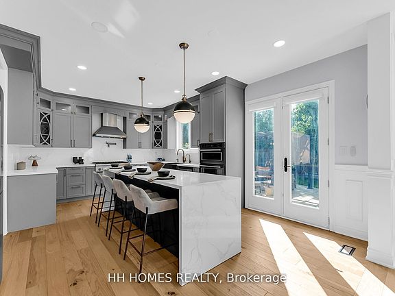 5th image of 2293 Woodcrest Dr