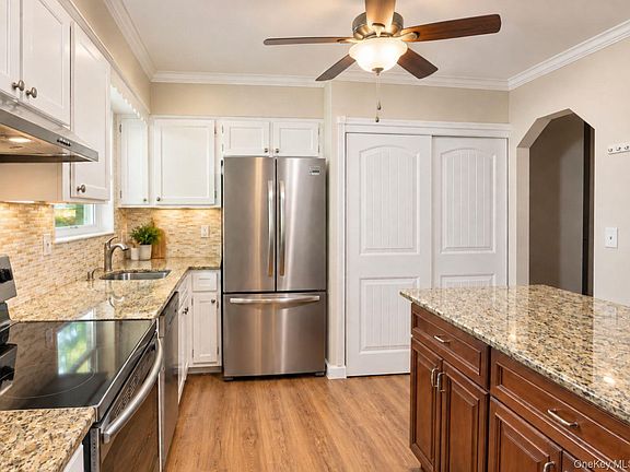 4th image of 28 Yaphank Avenue
