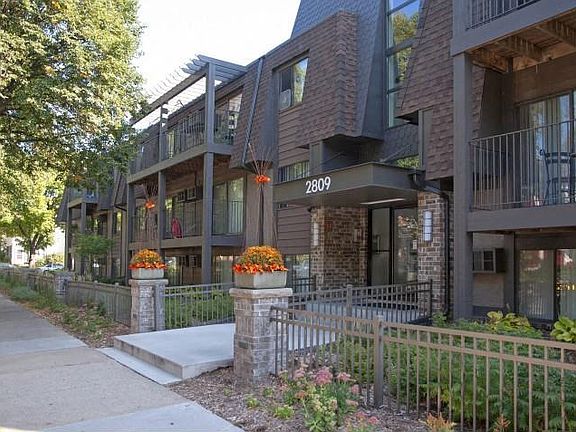 2nd image of 2825 Fremont Ave S #1206