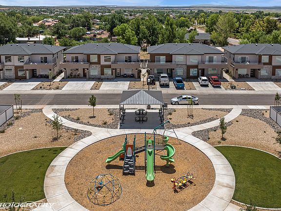2nd image of 355 W Cliff View Ln