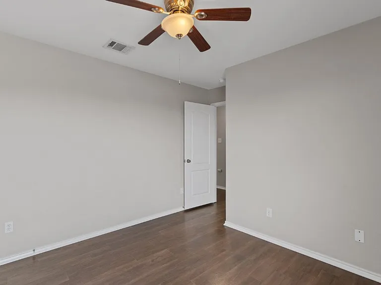 3417 Savage Springs Dr — Photo 24