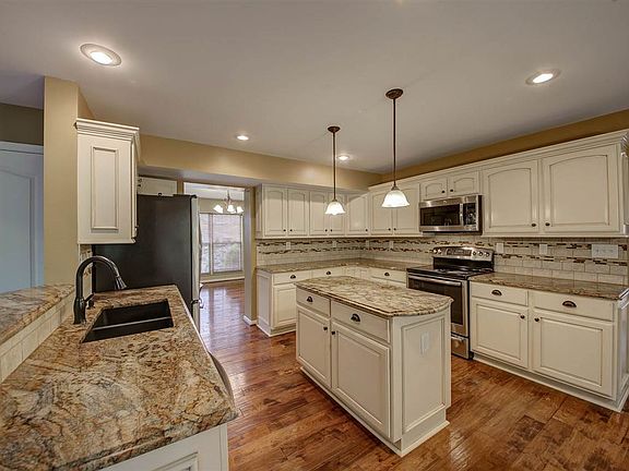 5th image of 1144 Bayswater Dr