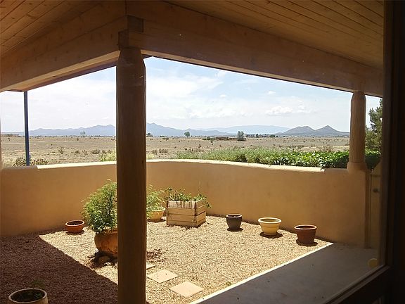 4th image of 136 Calle Galisteo