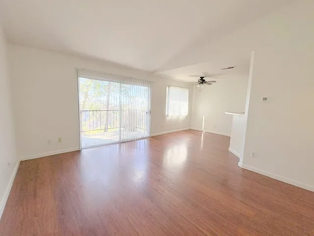 2564 Avenida Del Vis — Photo 4