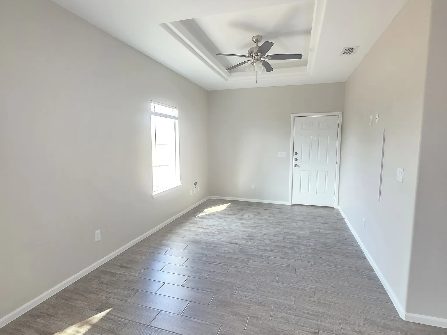 2 bed, $1,100 — Photo 4