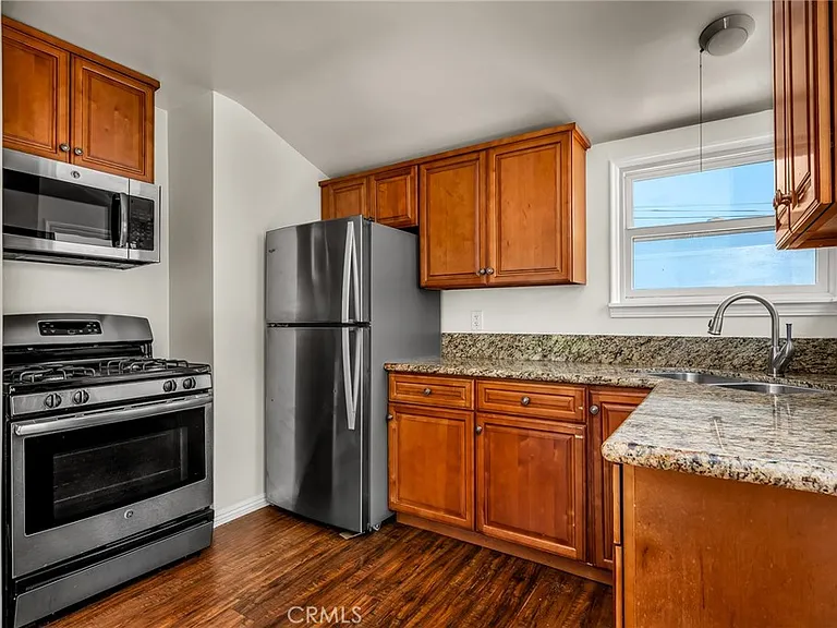 544 Glenneyre St #2 — Photo 9