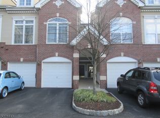 134 Rock Creek Dr, Clifton, NJ 07014