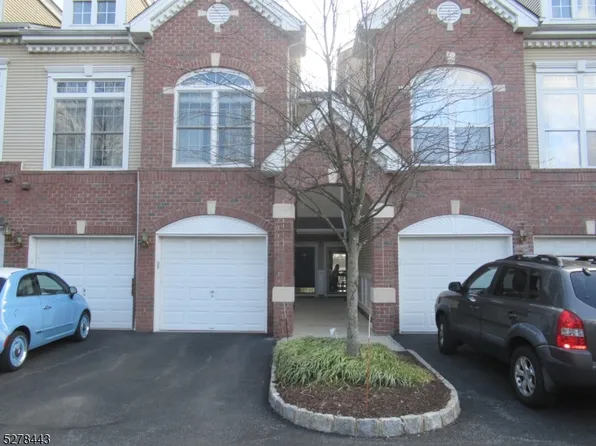 134 Rock Creek Dr, Clifton City, NJ 07014