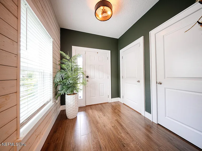 110 Cottage Green Pl — Photo 6