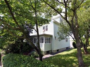 12 Berrian Pl, Greenwich, CT 06830