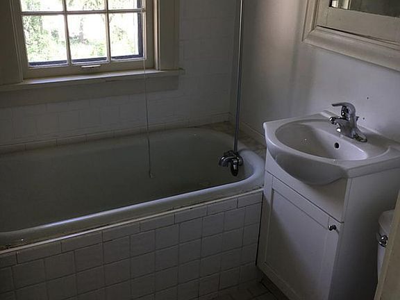5th image of 637 Garfield Ave #637