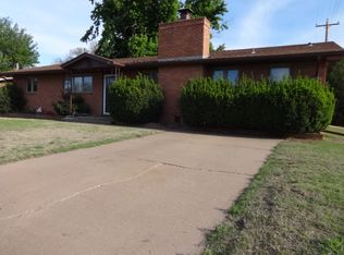 224 W 11th St, Cherokee, OK 73728