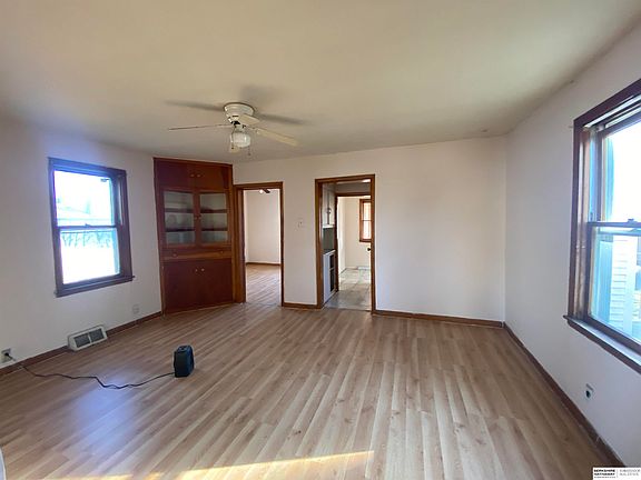 3rd image of 509 3rd Ave