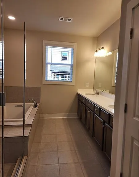1242 Winterhaven Dr — Photo 23