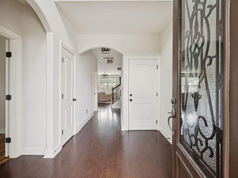 1st image of 1102 Smokewood Way